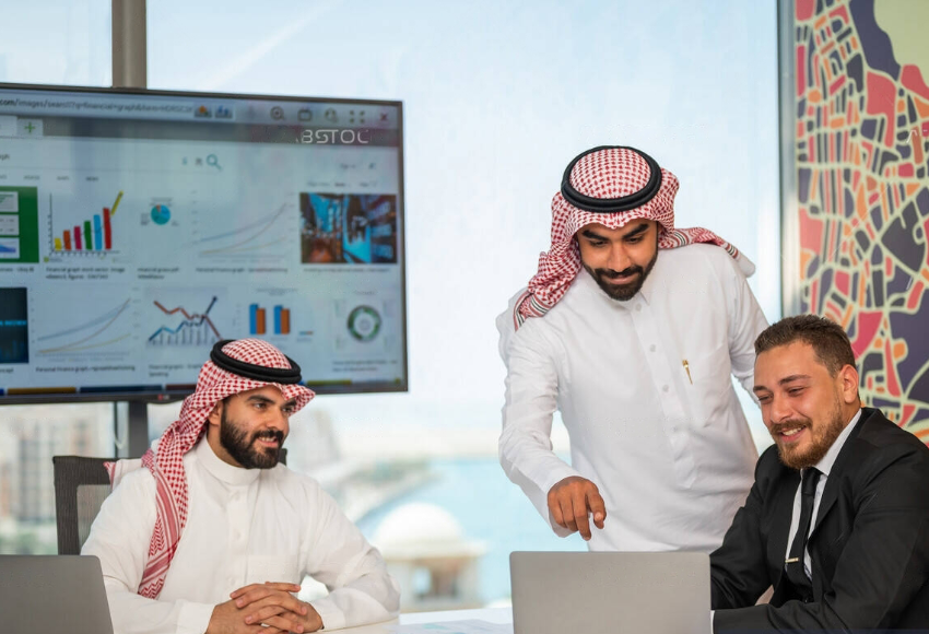 معلومات عنا
